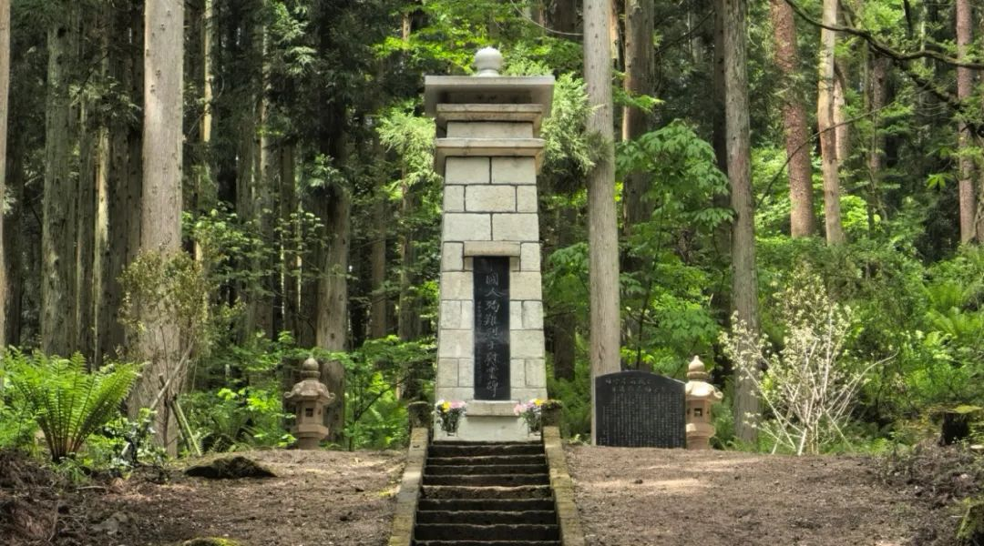 福島縣豬苗代町中國殉難勞工慰靈碑修繕完工暨植樹祭掃儀式舉行。中國駐新潟總領(lǐng)館供圖