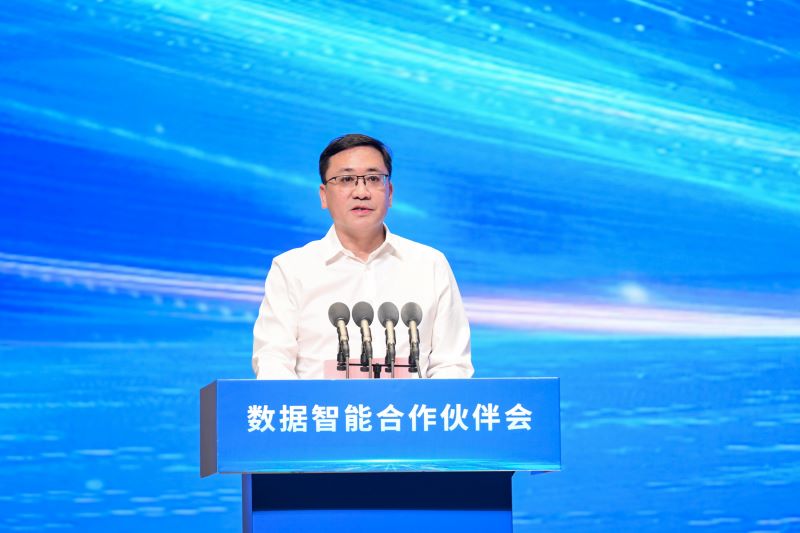 圖為河南省人民政府國有資產(chǎn)監(jiān)督管理委員會黨委委員、副主任李海峰。